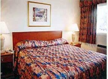 Plaza Downtown Hotel