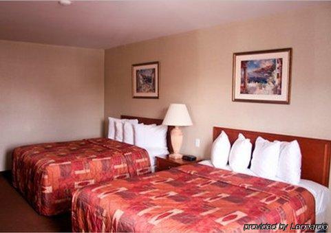 Plaza Downtown 3*
