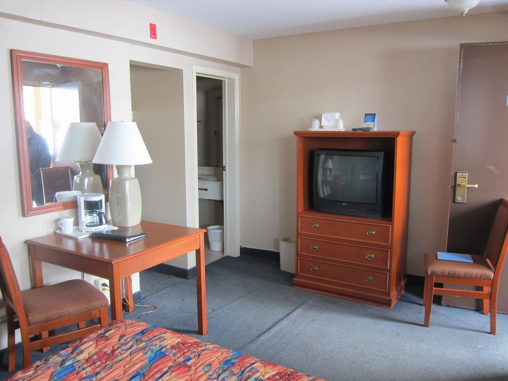 Plaza Downtown 3*